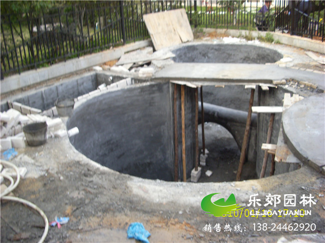 广州江南世家别墅2米深鱼池施工现场实景图1